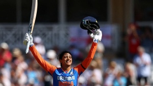 Mandhana's Masterclass and Charani's Debut Stunner Power India to Crushing T20I Win Over England