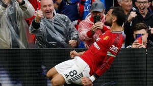 Fernandes' Stoppage-Time Penalty Salvages Victory for Manchester United Against Burnley