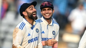 Sanjay Manjrekar: Shubman Gill's Captaincy Lacked Kohli's Aggressive Pursuit of Wickets in Leeds Test