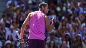 Carlos Alcaraz's Outrageous Behind-the-Back Shot Steals the Show at US Open