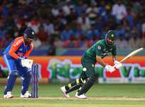 Hesson Explains Pakistan's Decision to Bat First Against India Amidst Asia Cup Setback: Pitch Slowdown Anticipated