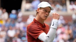 US Open Day 9: Sinner Faces Test, Gauff vs. Osaka Headlines Blockbuster Schedule
Hoặc:
US Open Day 9 Preview: Sinner's Challenge, Osaka and Gauff Set for Showdown