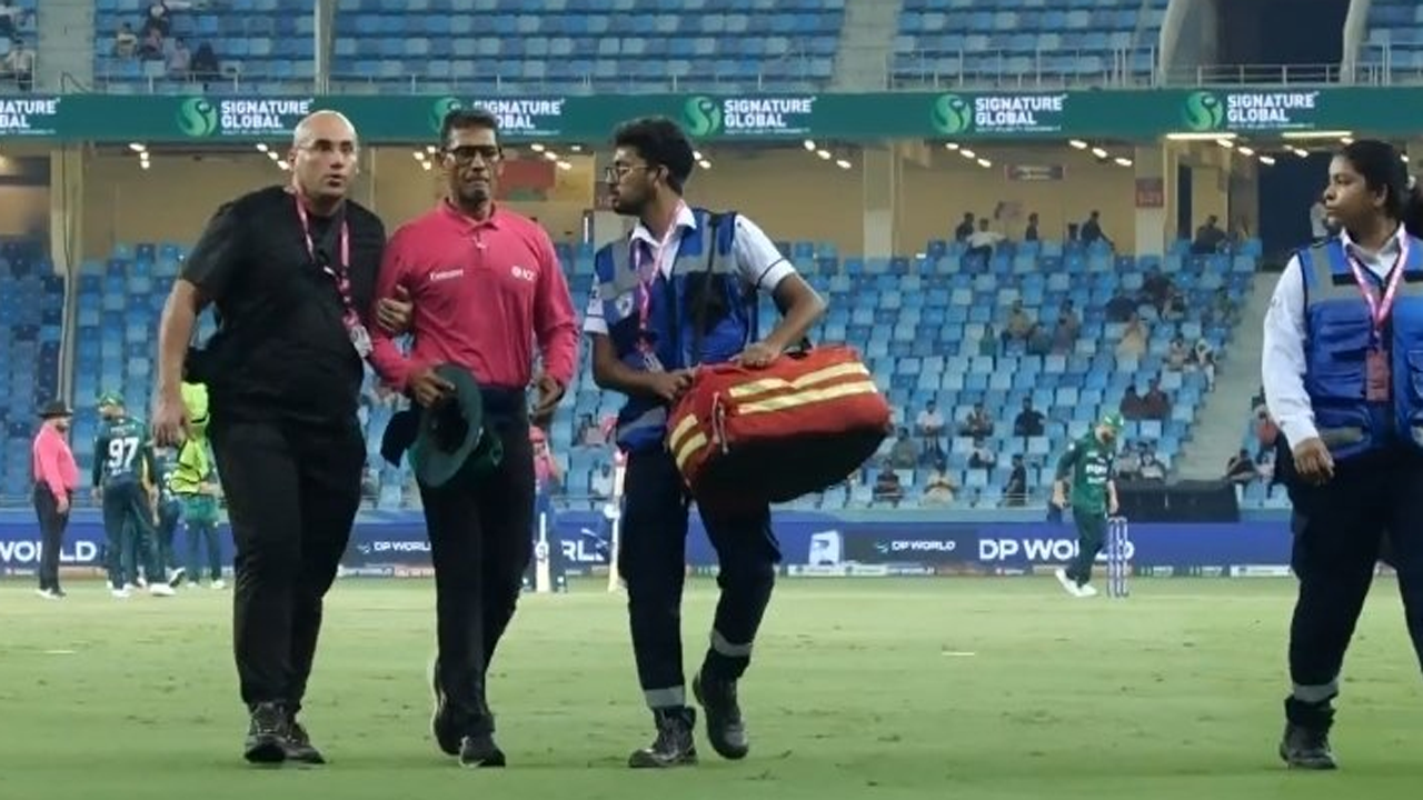 Umpire Injured by Errant Throw in Asia Cup Clash, Play Briefly Suspended