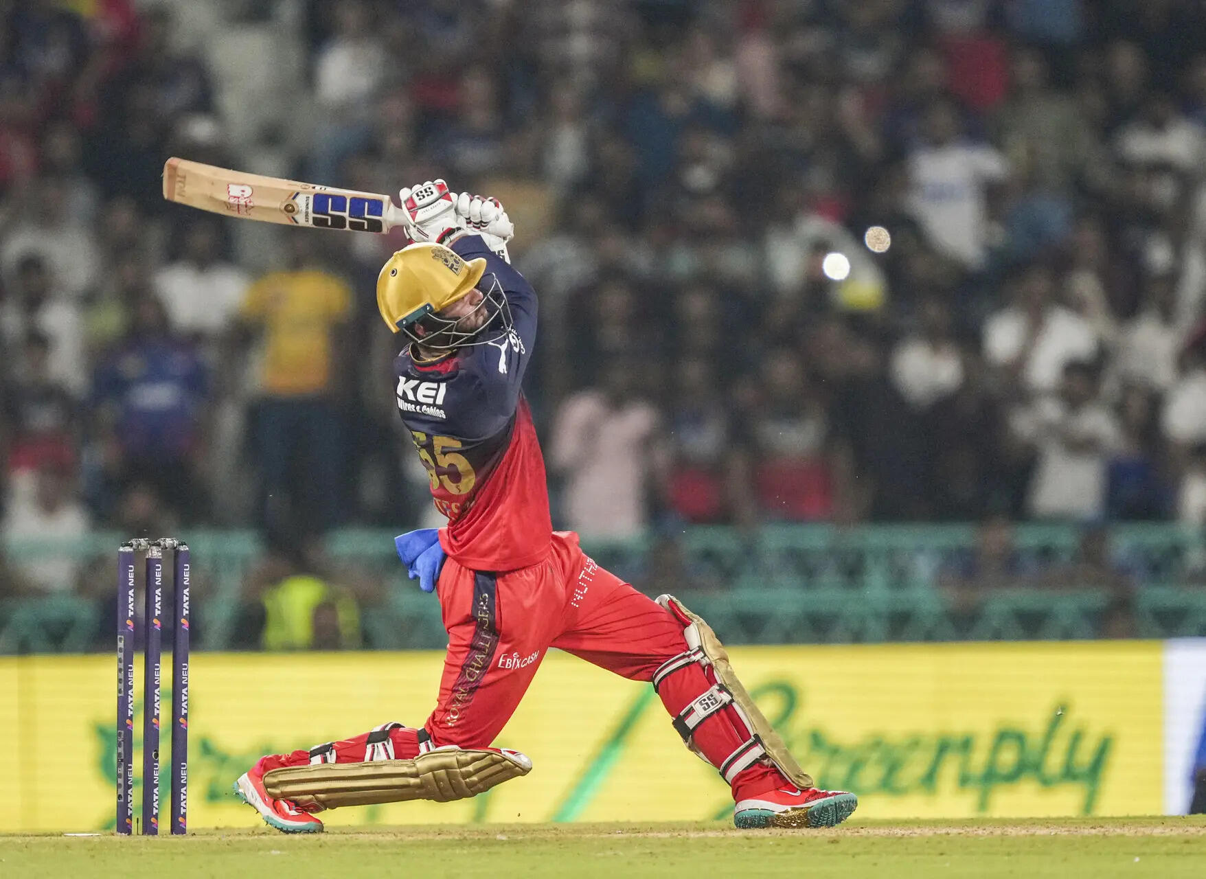 Lucknow: Royal Challengers Bengaluru's batter Jitesh Sharma plays a shot during ...